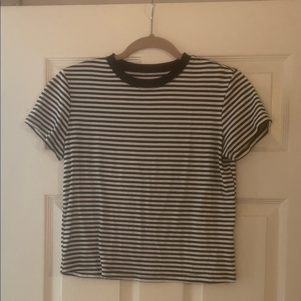 Chic Striped Black and White Crop Top